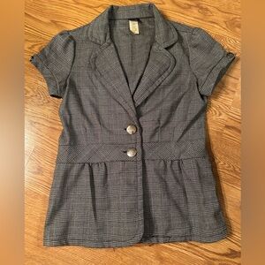 Vanity size medium short sleeve blazer